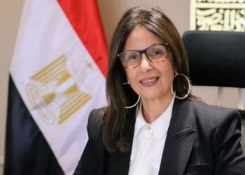 في لفتة إنسانية منها .. وزيرة الثقافة تسرع في التدخل لحل أزمة المترجم سمير عبدربه