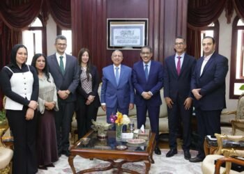 وزير الدولة للإعلام ورئيس الأكاديمية العربية يبحثان سبل تطوير التعليم الإعلامي الرقمي