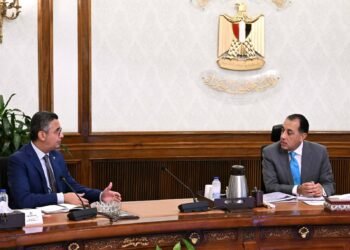 رئيس الوزراء يطمئن على انتظام منظومتي الخبز والسلع التموينية وتوافر الاحتياجات الأساسية للمواطنين