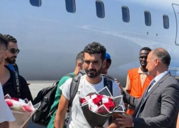 وصول البحارة المصريين إلى مقديشيو تمهيدًا لسفرهم إلى القاهرة برفقة السفير المصرى
