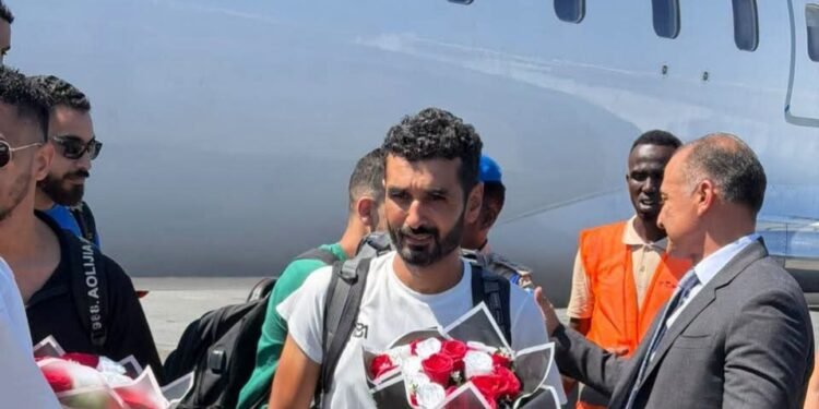 وصول البحارة المصريين إلى مقديشيو تمهيدًا لسفرهم إلى القاهرة برفقة السفير المصرى