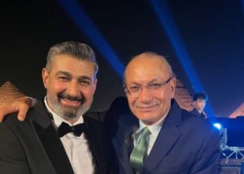السفير التركي بالقاهرة يلتقي ياسر جلال على سفح الأهرامات ويصفه بالصديق العزيز